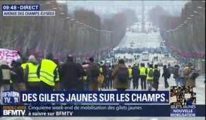 Des gilets jaunes commencent à descendre les Champs-Élysées