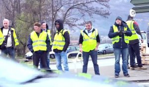 Reportage - A Voreppe, les Gilets Jaunes ont leur camp de base