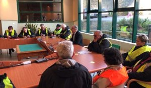 Les Gilets jaunes échangent avec André Hartereau