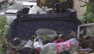 GRAND ANGLE - "Ils préfèrent jeter leurs déchets par la fenêtre", cet habitant raconte l'insalubrité de l'immeuble dans lequel il vit à Marseille