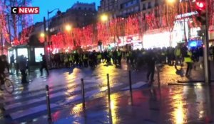 «Gilets jaunes» : trois policiers proches du lynchage sur les Champs-Elysées