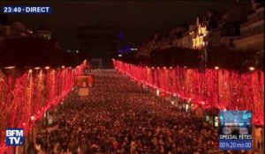 Un spectacle visuel et lumineux commence sur les Champs-Elysées, à vingt minutes du nouvel An