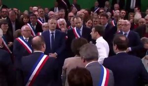 Emmanuel Macron : Fin d’un premier temps de dialogue à Bourgtheroulde. Le Grand Débat National