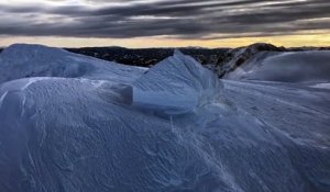 Bâtiment enneigé dans les Alpes (Australie)
