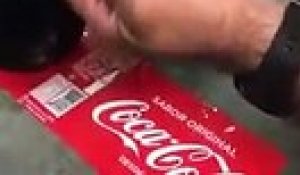 Une fausse bouteille de Coca-Cola pour la contrebande