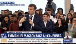 Emmanuel Macron: "On va accélérer sur le code pour qu’il soit obtenu avant 18 ans, et en milieu scolaire"