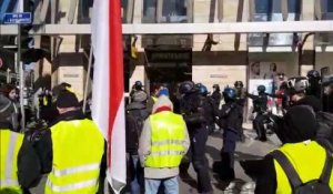 ActeXIV des gilets jaunes : les manifestants devant le Printemps à Strasbourg