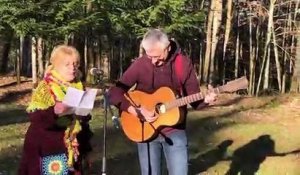 Le duo Sabine et Denis, de la Compagnie "C'est pour rire" ont écrit leur version de "Libérée délivrée" sur le thème de la guerre