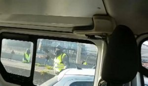 Fourgon de police attaqué à Lyon : la vidéo filmée depuis le véhicule