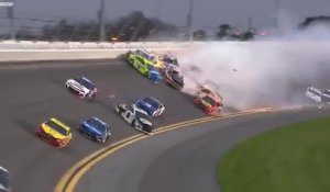 Spectaculaire accident sur le circuit de Daytona