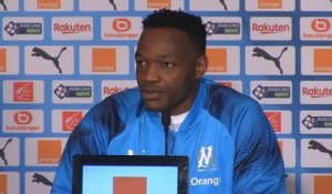 27e j. Mandanda : ''Le brassard me fait du bien''