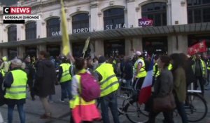 Gilets jaunes : le député La France Insoumise Loïc Prud'homme accuse la police de l'avoir matraqué
