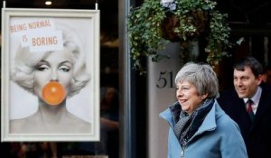 Affaire Skripal : Theresa May à Salisbury