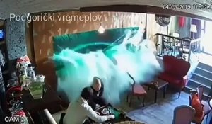 Un aquarium explose dans un bar sur des clients !