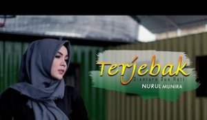 Nurul Munira - Terjebak Diantara Dua Hati (Official Music Video)