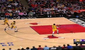Play of the Day: LeBron James