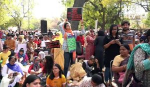 Des femmes manifestent contre Modi avant les élections indiennes