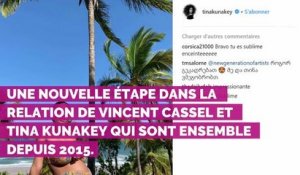 PHOTO. Canon ! Tina Kunakey pose enceinte et entièrement nue en Une d'un magazine