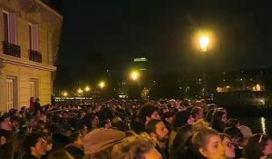 Paris sous le choc devant Notre-Dame en feu