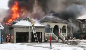 Des pompiers pas encore au point avec l'echelle... Gamelle douloureuse