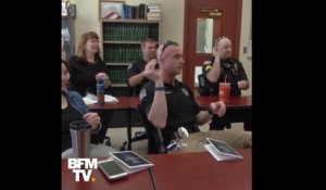Cette étudiante américaine apprend la langue des signes… à des policiers