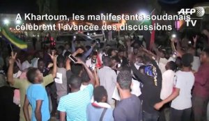 A Khartoum, les manifestants soudanais fêtent l'accord de transition politique