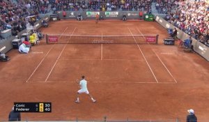 Rome - Miraculé, Federer vient à bout de Coric et file en quarts