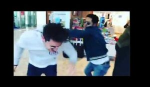 Jamel et Kev Adams rejouent le clash Booba/Kaaris à l&#39;aéroport