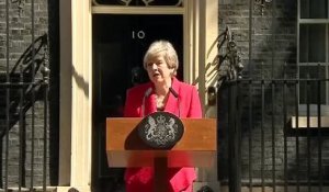 Theresa May au bord des larmes pour annoncer sa démission