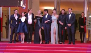 L'équipe de Sibyl, dernier film en compétition, illumine le tapis rouge - Cannes 2019