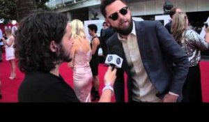 Passenger on touring with Ed Sheeran, Busking at the red carpet at the ARIAs 2015