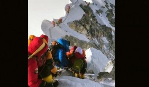 Everest : une fin de saison embouteillée et meurtrière