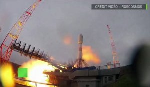Une fusée Soyouz frappée par la foudre