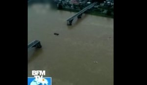 Un pont s'effondre en Chine et deux voitures tombent dans la rivière