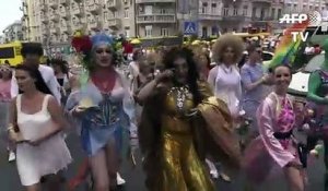 Ukraine: la Gay Pride réunit des milliers de personnes à Kiev