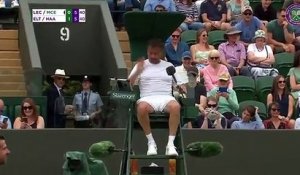 Wimbledon : fatigué, Henri Leconte laisse sa place à l'arbitre