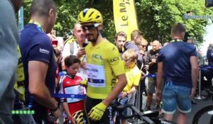 Tour de France 2019 - Julian Alaphilippe, à Saint-Flour ce lundi, kiffe : "Ça fait plaisir !"