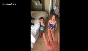 Une technique pour stopper ses deux filles qui pleurent