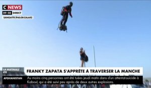 Franky Zapata vient de décoller pour sa traversée de la Manche en Flyboard