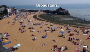 Canicule en Europe : les Britanniques se pressent sur les plages