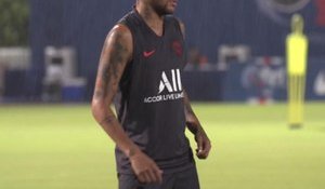 PSG - Neymar retrouve l'entraînement collectif