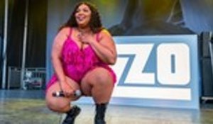 Lizzo's "Someone Like You" Cover From 2011 Resurfaces | Billboard News