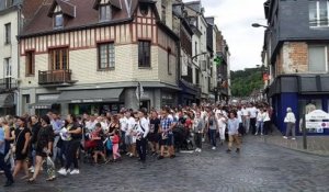 Marche blanche à Pont-Audemer : 600 à 700 personnes ont rendu hommage à Dany, tué dimanche dans la ville