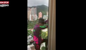 Hong Kong : le "Spiderman" français escalade un gratte-ciel et déploie une banderole pour la paix (vidéo)