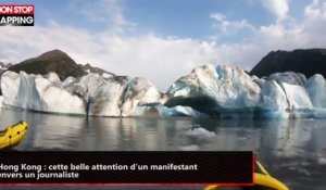 Alaska : deux kayakistes surpris par l'effondrement d'un glacier (vidéo)