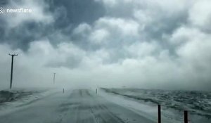 Tempête de neige en Tasmanie (Australie) filmée par un conducteur !