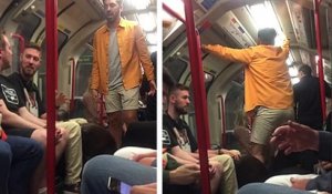 Un homme crie dans le métro et se fait éjecter