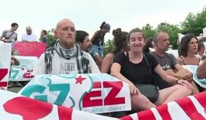 Anti-G7: marche symbolique jusqu'à la "zone rouge" de Biarritz
