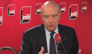 Alain Juppé : Ce qui fait le chiraquisme, "c'est une volonté de rassembler, d'abord les gaullistes avec le RPR, puis la droite et le centre avec l'UMP, et puis la volonté de rassembler les Français"