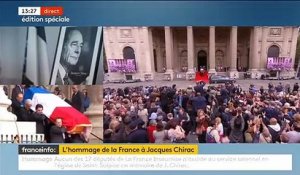 Hommage à Jacques Chirac: Après la cérémonie, le cercueil a quitté l'église Saint-Sulpice sous les applaudissements de la foule